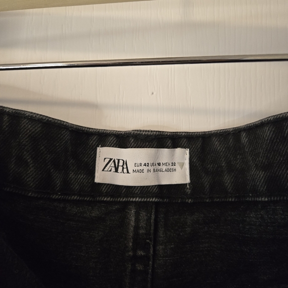 ZARA black jean shorts - size 10 - Picture 3 of 3